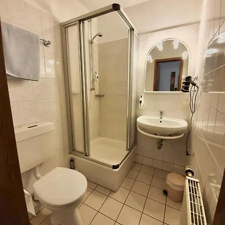 Alex Guest house *